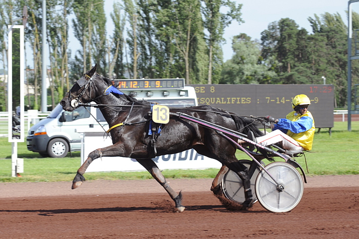 arrivée quinté 030523